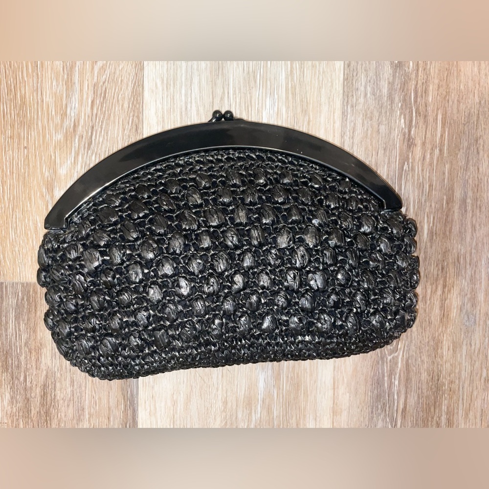 Vintage wicker black rounded black trim clasp clutch
